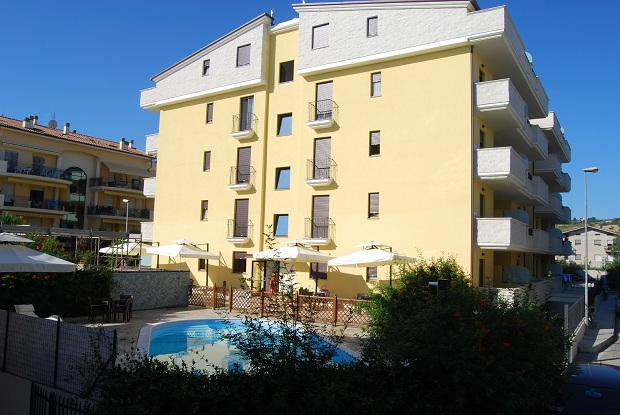 Residence Piscina Tortoreto