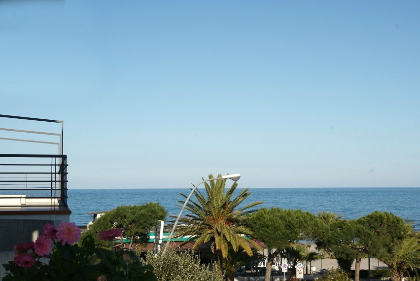 Vista sul mare dal terrazzo della camera principale