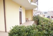 spazio esterno con giardino
